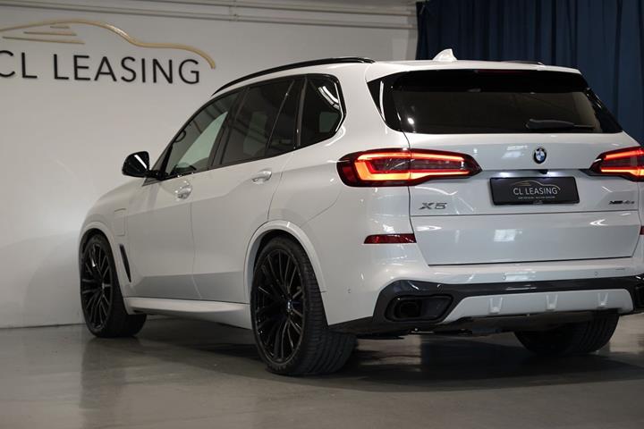 Hvid BMW X5 fra 2021