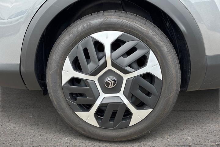 Grå Citroën ë-C4 X fra 2025