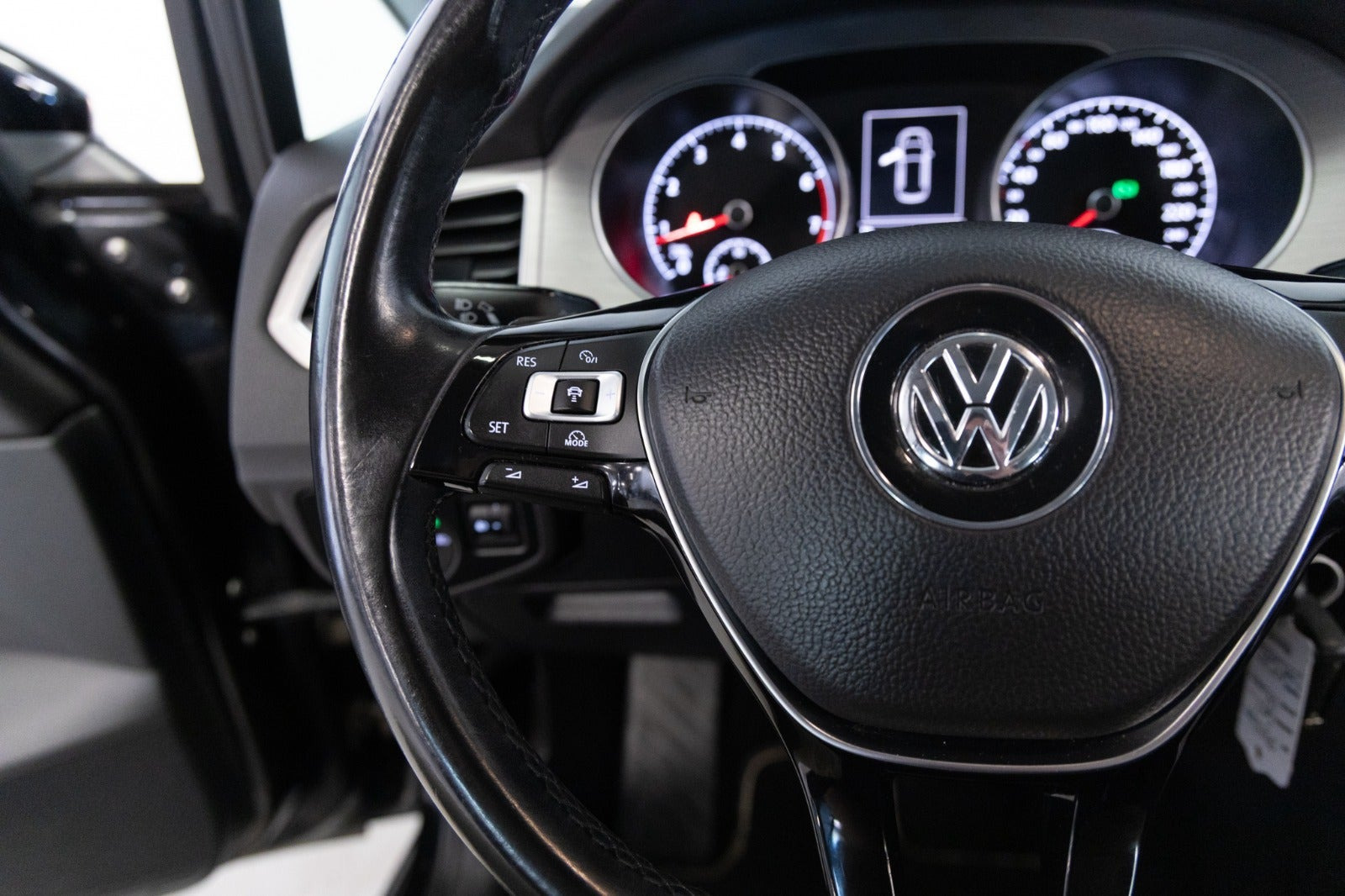 Sort VW Golf Sportsvan fra 2014