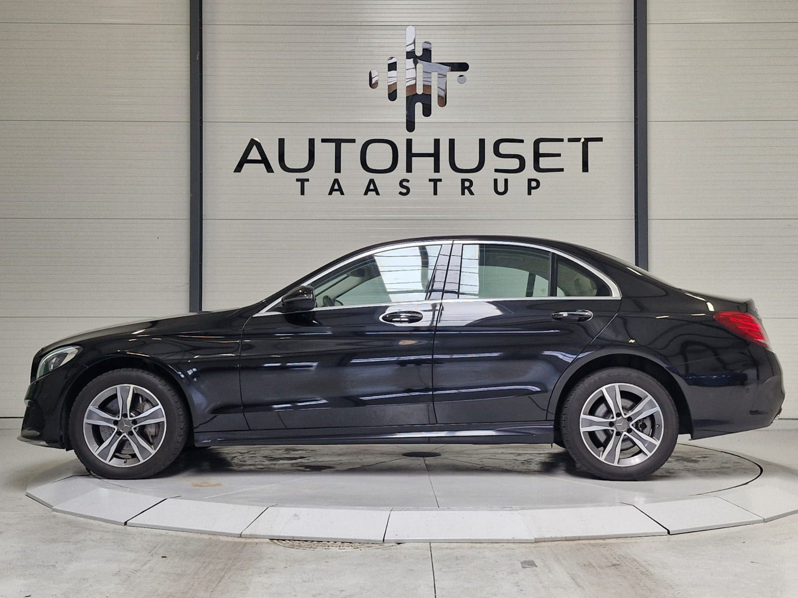 Sort Mercedes C400 fra 2016
