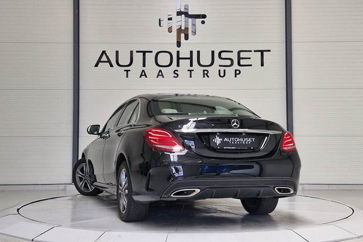 Sort Mercedes C400 fra 2016
