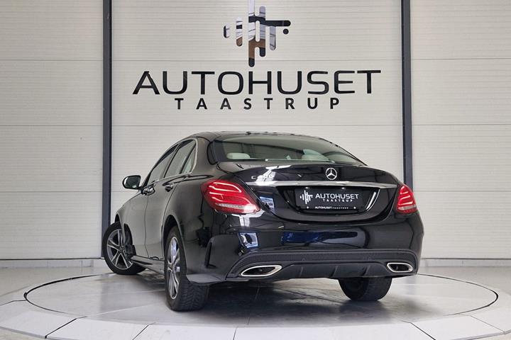 Sort Mercedes C400 fra 2016