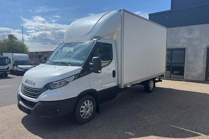 Hvid Iveco Daily fra 2023