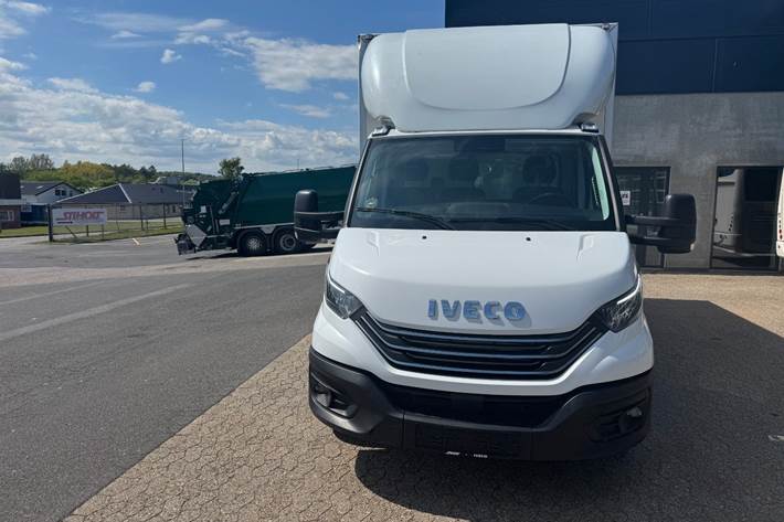 Hvid Iveco Daily fra 2023