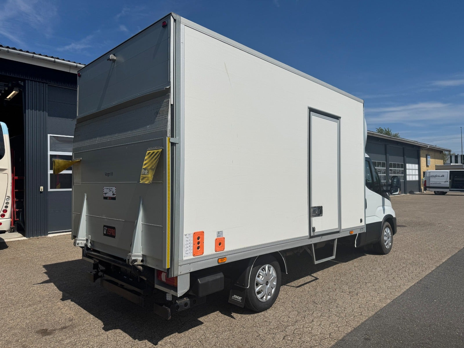 Hvid Iveco Daily fra 2023