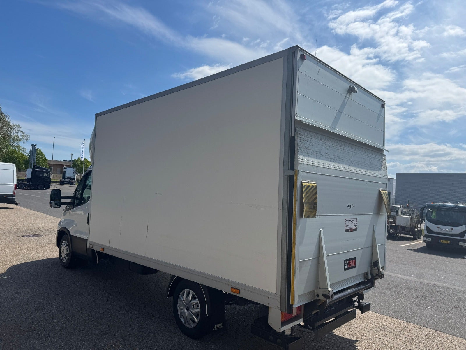 Hvid Iveco Daily fra 2023