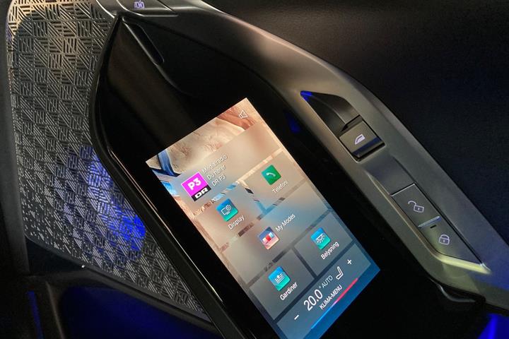 Grå BMW i7 fra 2023