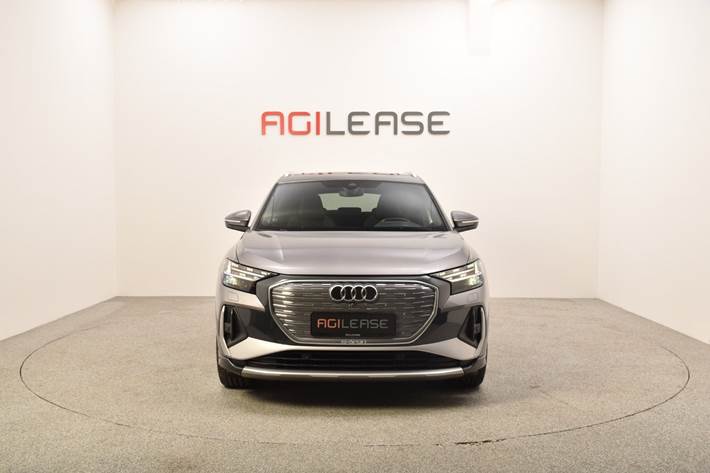Grå Audi Q4 e-tron fra 2021