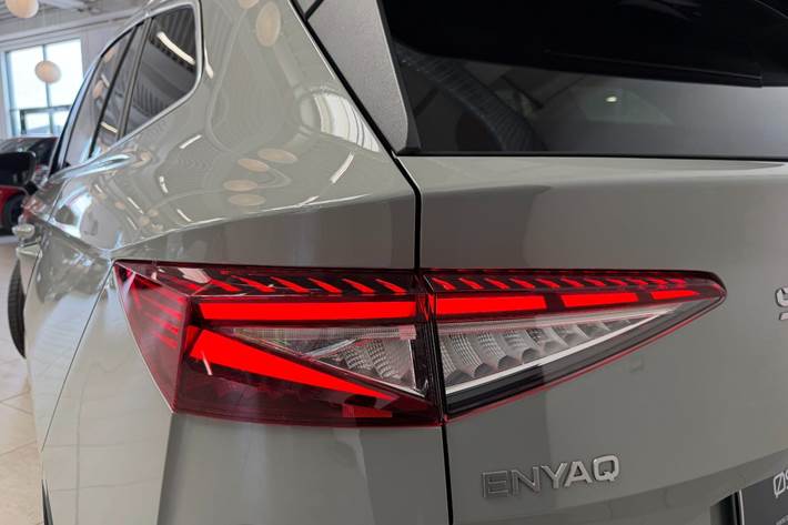 Grå Skoda Enyaq fra 2026
