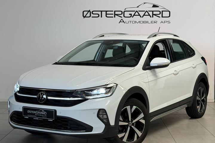 Hvid VW Taigo fra 2022 set udefra