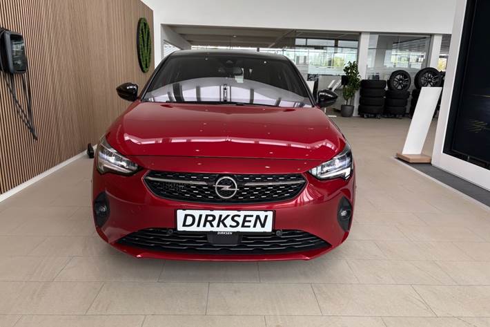 Rød Opel Corsa fra 2023