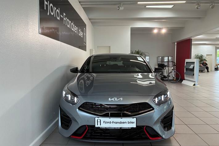 Sølv Kia ProCeed fra 2024