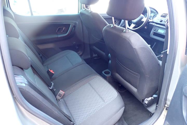 Beige Skoda Fabia fra 2014