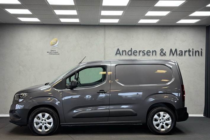 Grå Opel Combo-e fra 2023
