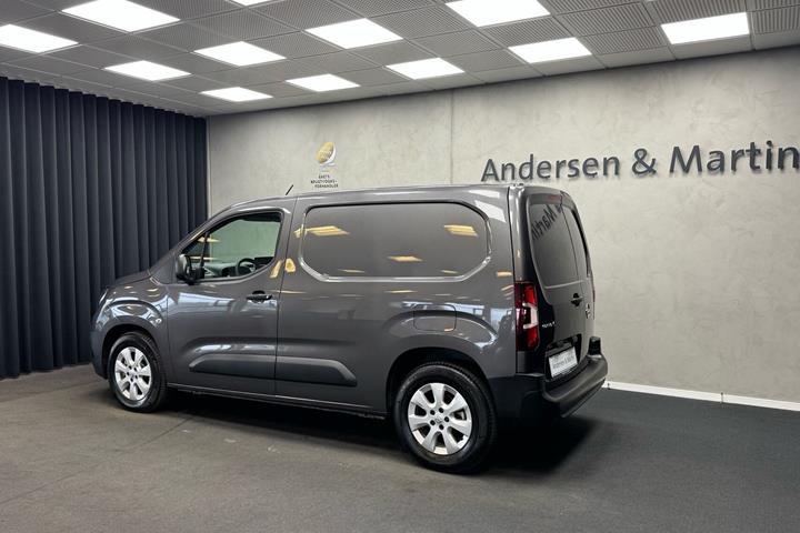 Grå Opel Combo-e fra 2023