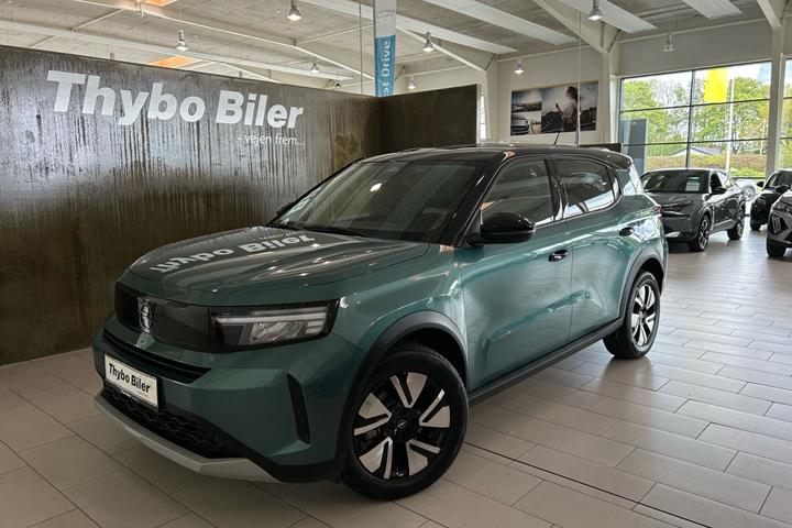 Grøn Opel Frontera fra 2025 set udefra