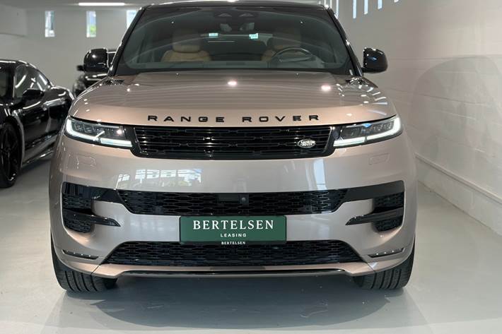 Orange Land Rover Range Rover sport fra 2023