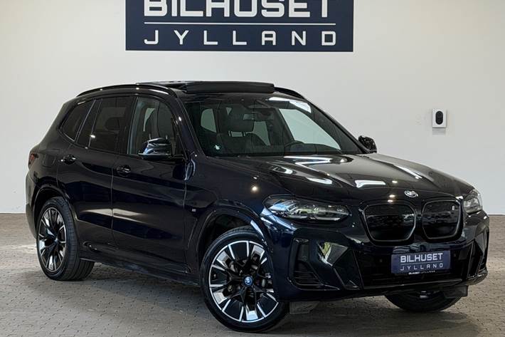 Blå BMW iX3 fra 2023