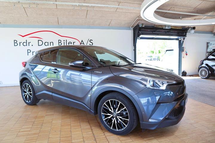 Grå Toyota C-HR fra 2016