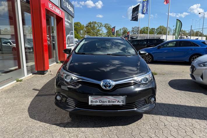 Sort Toyota Auris fra 2017
