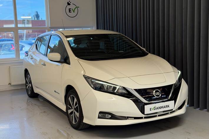 Hvid Nissan Leaf fra 2018