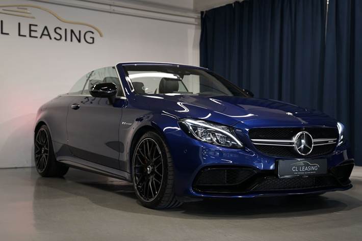 Blå Mercedes C63 fra 2018