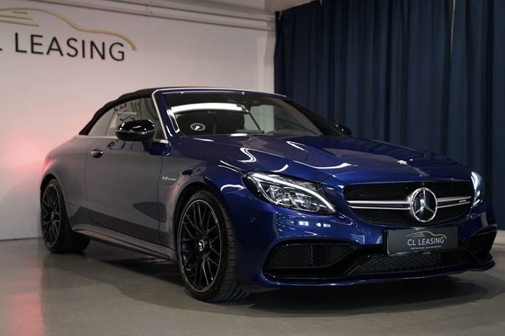 Blå Mercedes C63 fra 2018