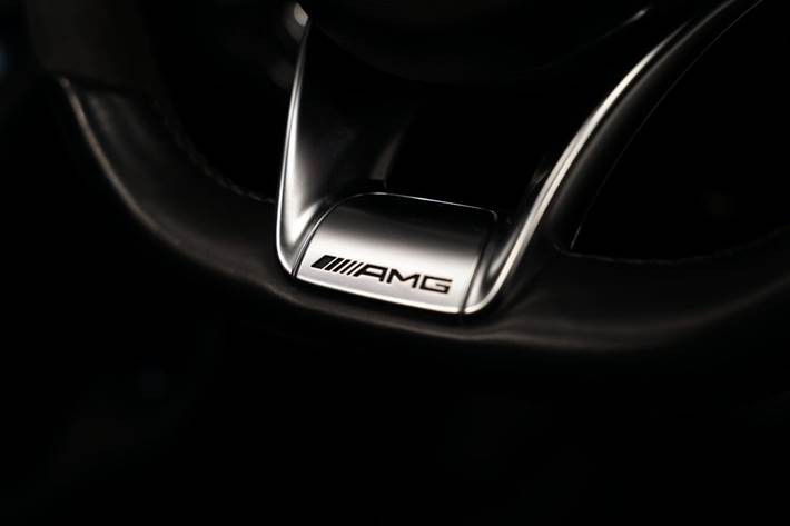 Blå Mercedes C63 fra 2018