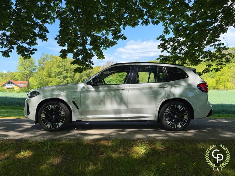 BMW iX3 Charged Plus M-Sport