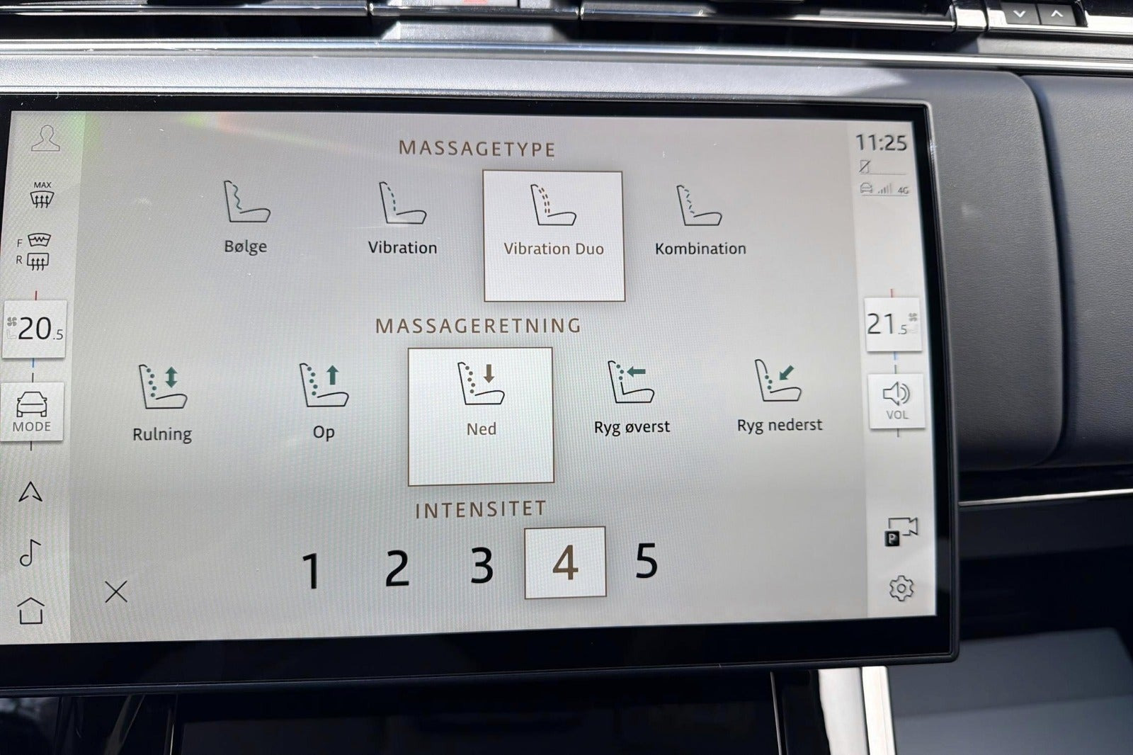 Blå Land Rover Range Rover sport fra 2024