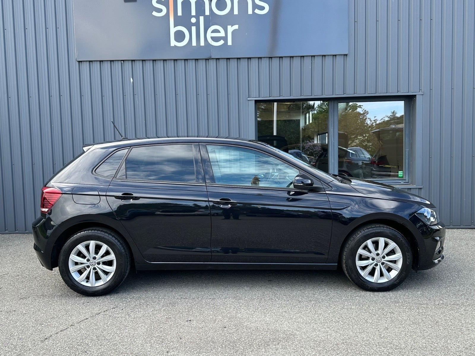 Sort VW Polo fra 2020