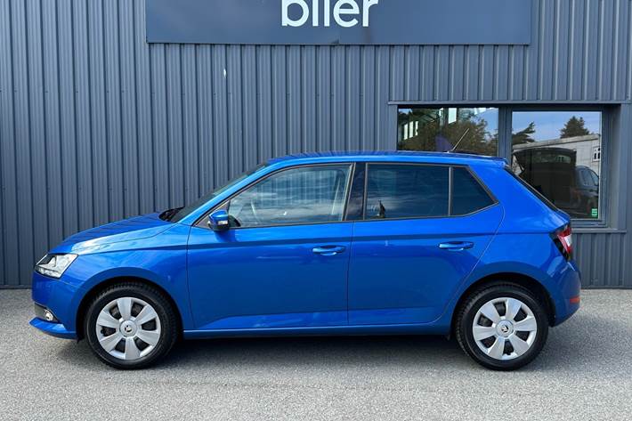 Blå Skoda Fabia fra 2021