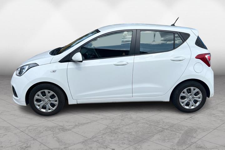 Hvid Hyundai i10 fra 2015