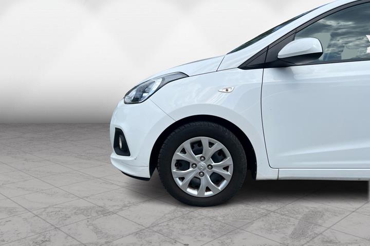 Hvid Hyundai i10 fra 2015