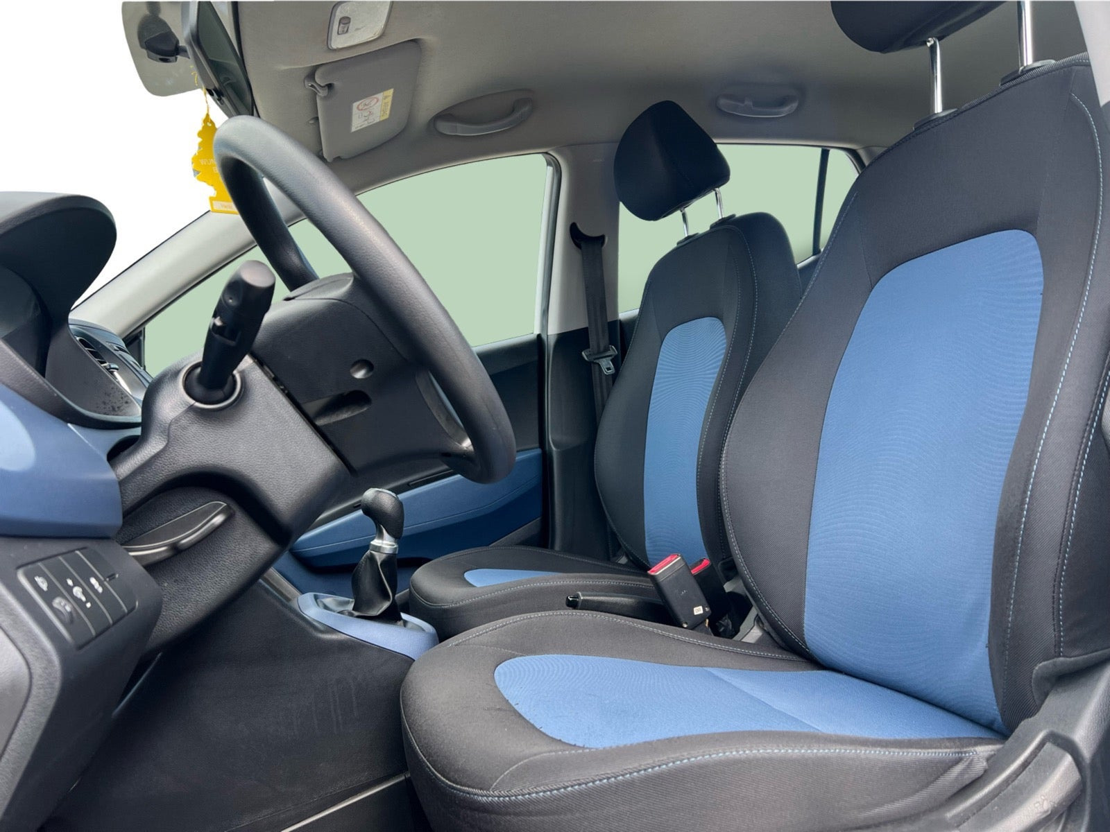 Hvid Hyundai i10 fra 2015
