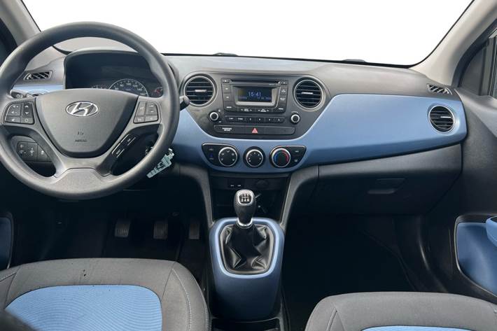 Hvid Hyundai i10 fra 2015