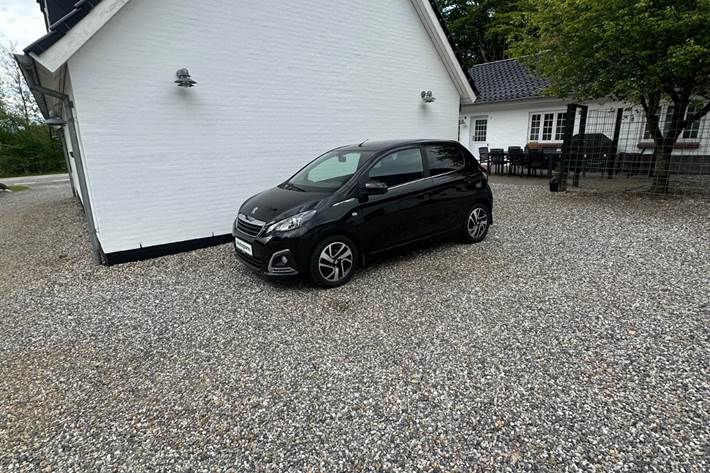 Sort Peugeot 108 fra 2017