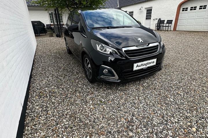 Sort Peugeot 108 fra 2017