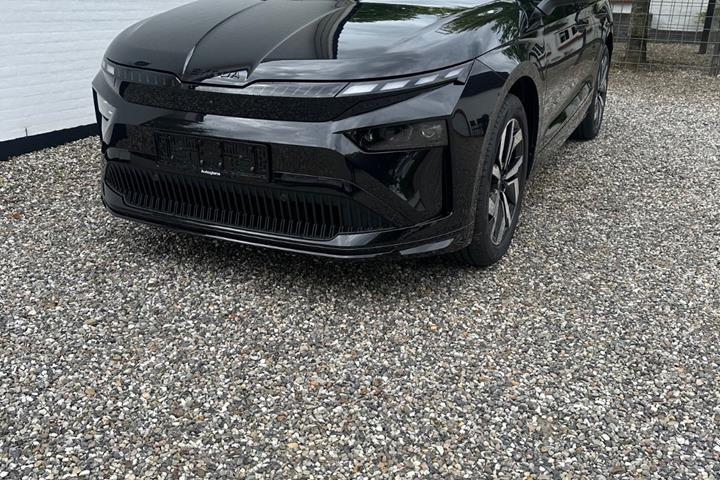Sort Skoda Enyaq fra 2026