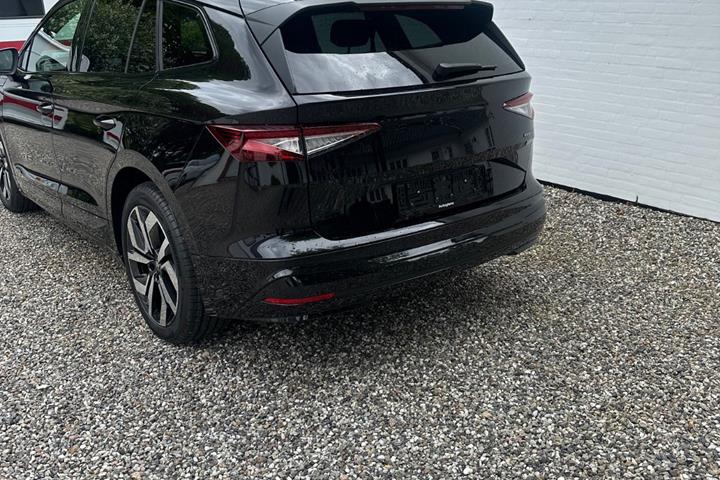 Sort Skoda Enyaq fra 2026