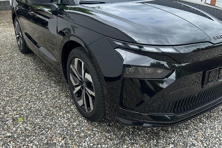 Sort Skoda Enyaq fra 2026
