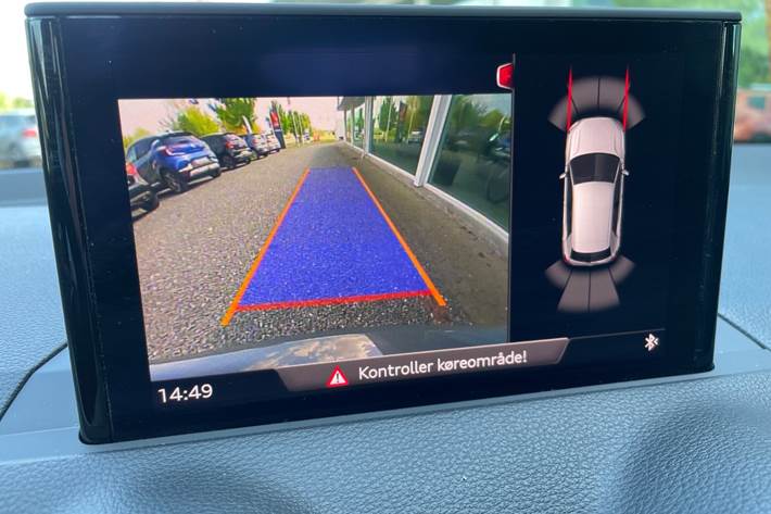 Grå Audi Q2 fra 2020