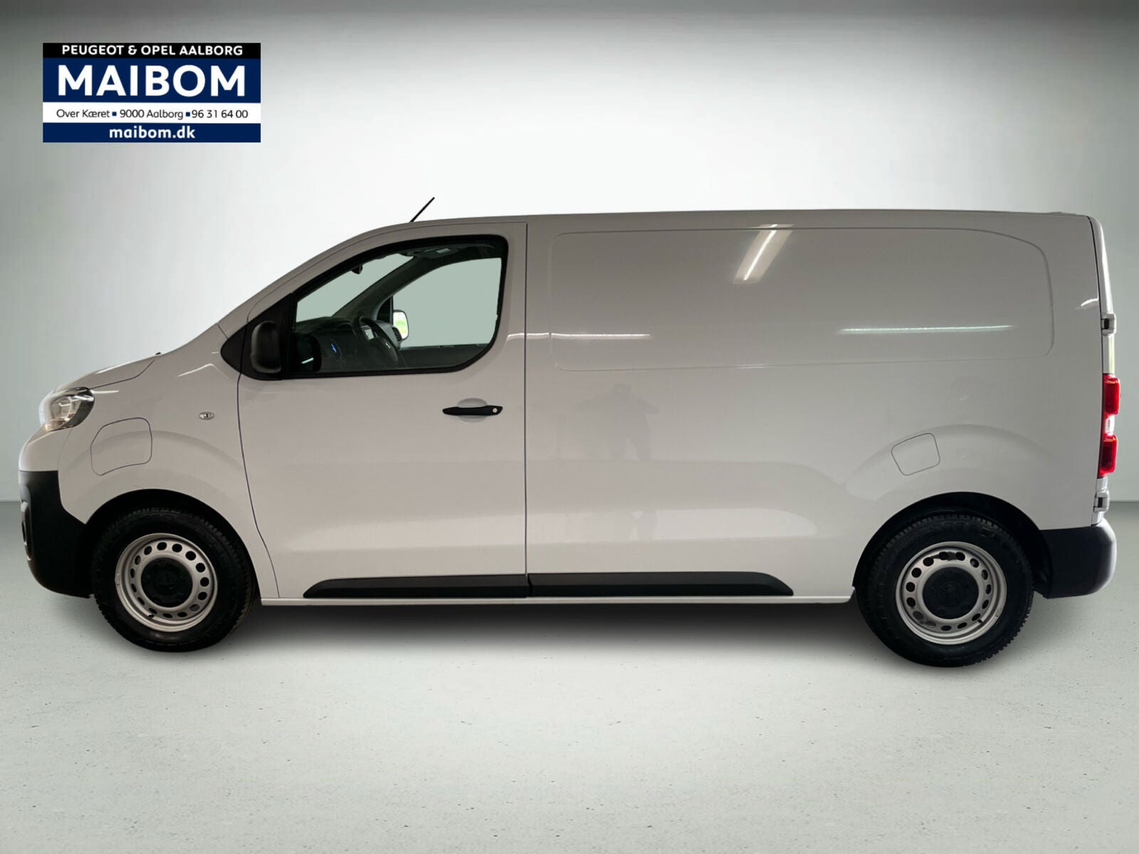 Hvid Peugeot e-Expert fra 2024