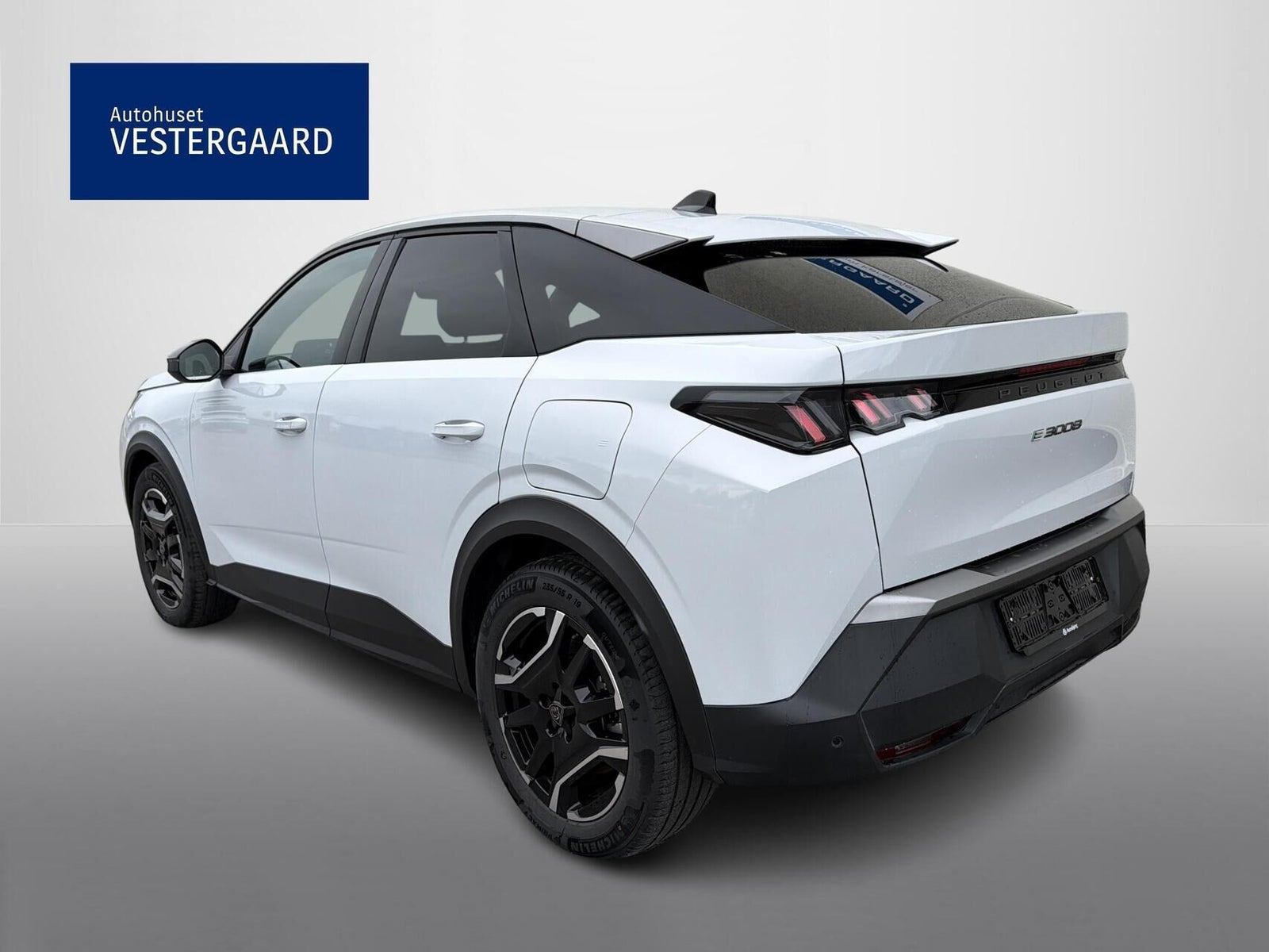 Hvid Peugeot e-3008 fra 2024
