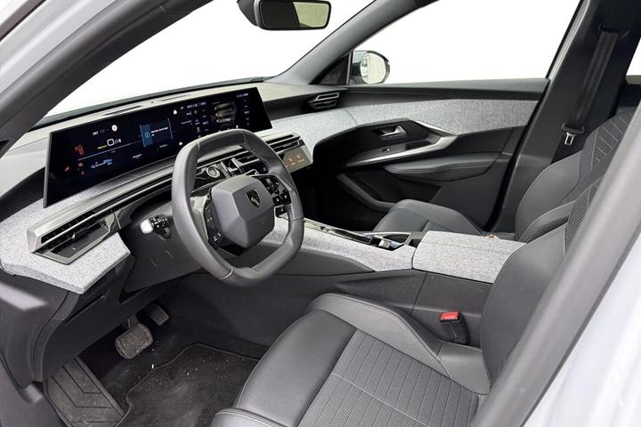Hvid Peugeot e-3008 fra 2024