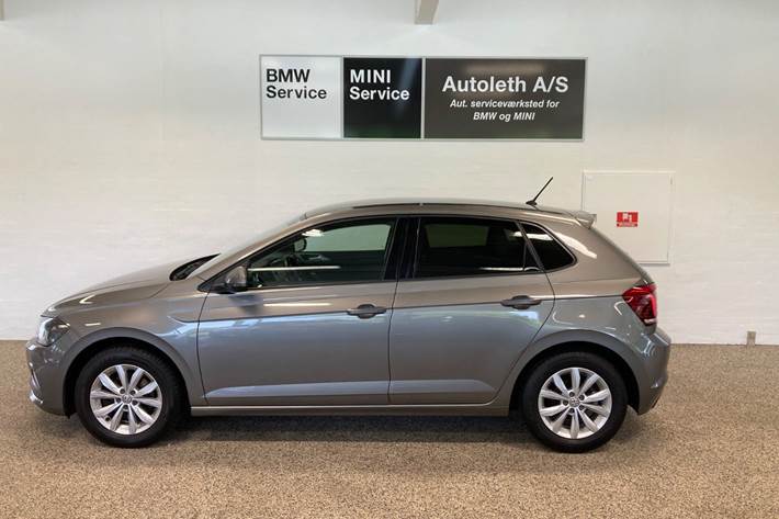 Grå VW Polo fra 2019
