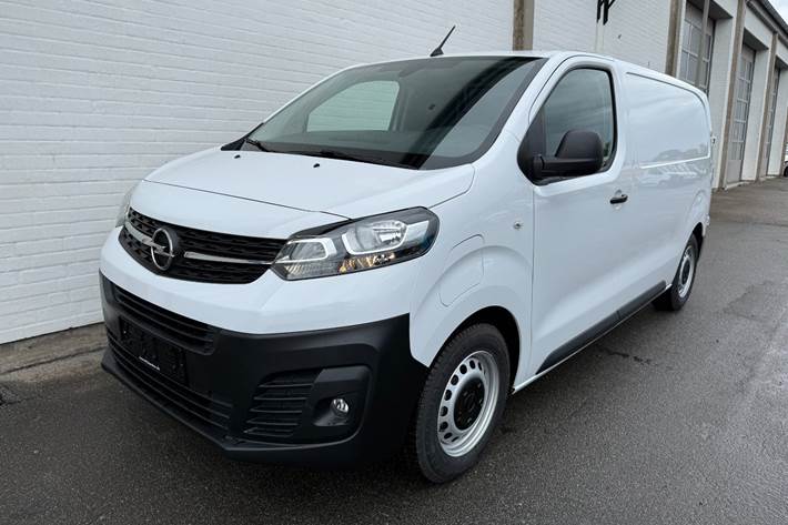 Hvid Opel Vivaro-e fra 2025
