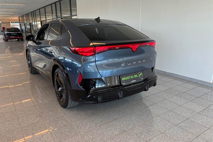Blå Cupra Tavascan fra 2025