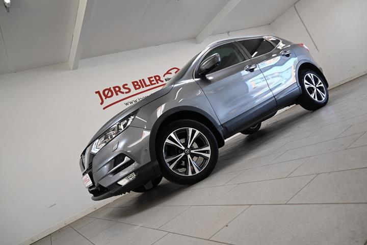 Grå Nissan Qashqai fra 2018 set udefra