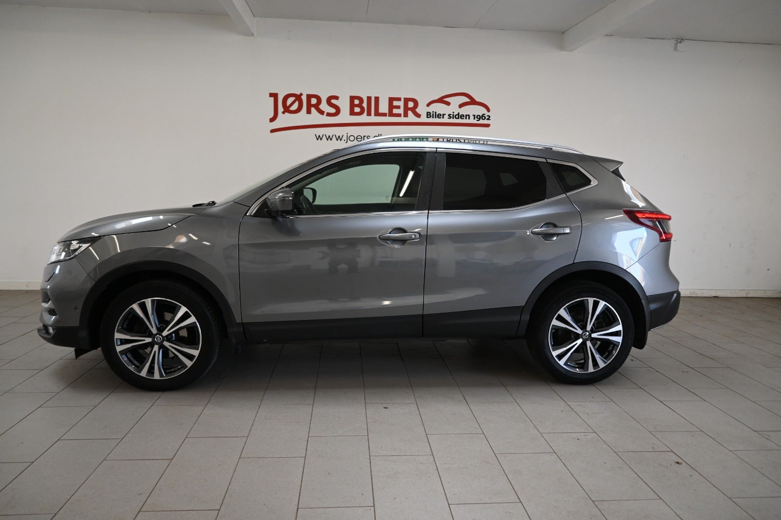 Grå Nissan Qashqai fra 2018